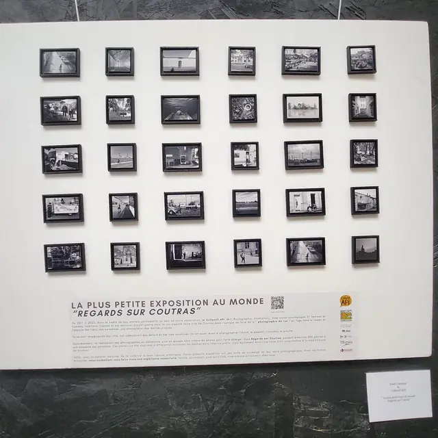 La plus petite exposition photo au monde — in situ — image 1
